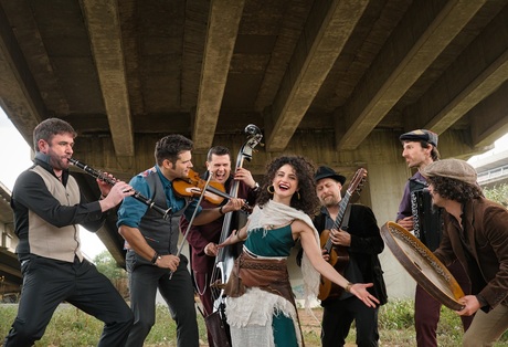 BARCELONA GIPSY BALKAN ORCHESTRA