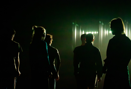 En–Knap, Ermira Goro in Smaïl Kanouté: Telesa identitete